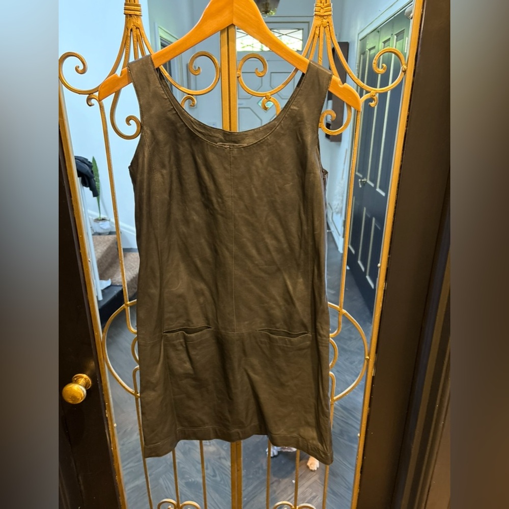 Vince Gray lamb Leather shift Dress size 2 with pockets and zipper